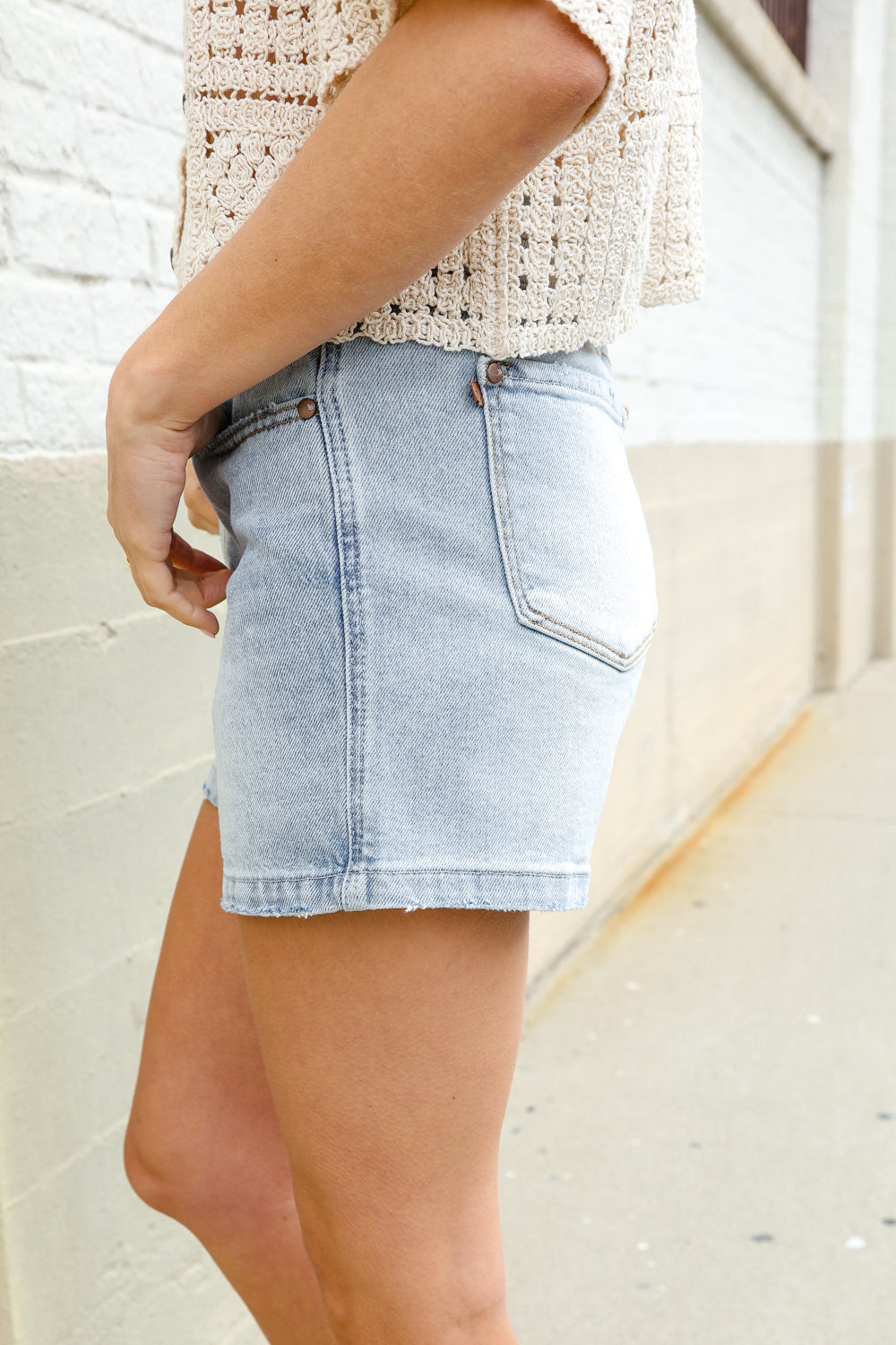 Judy Blue Light Wash Mid Rise Stitch Hem Denim Shorts