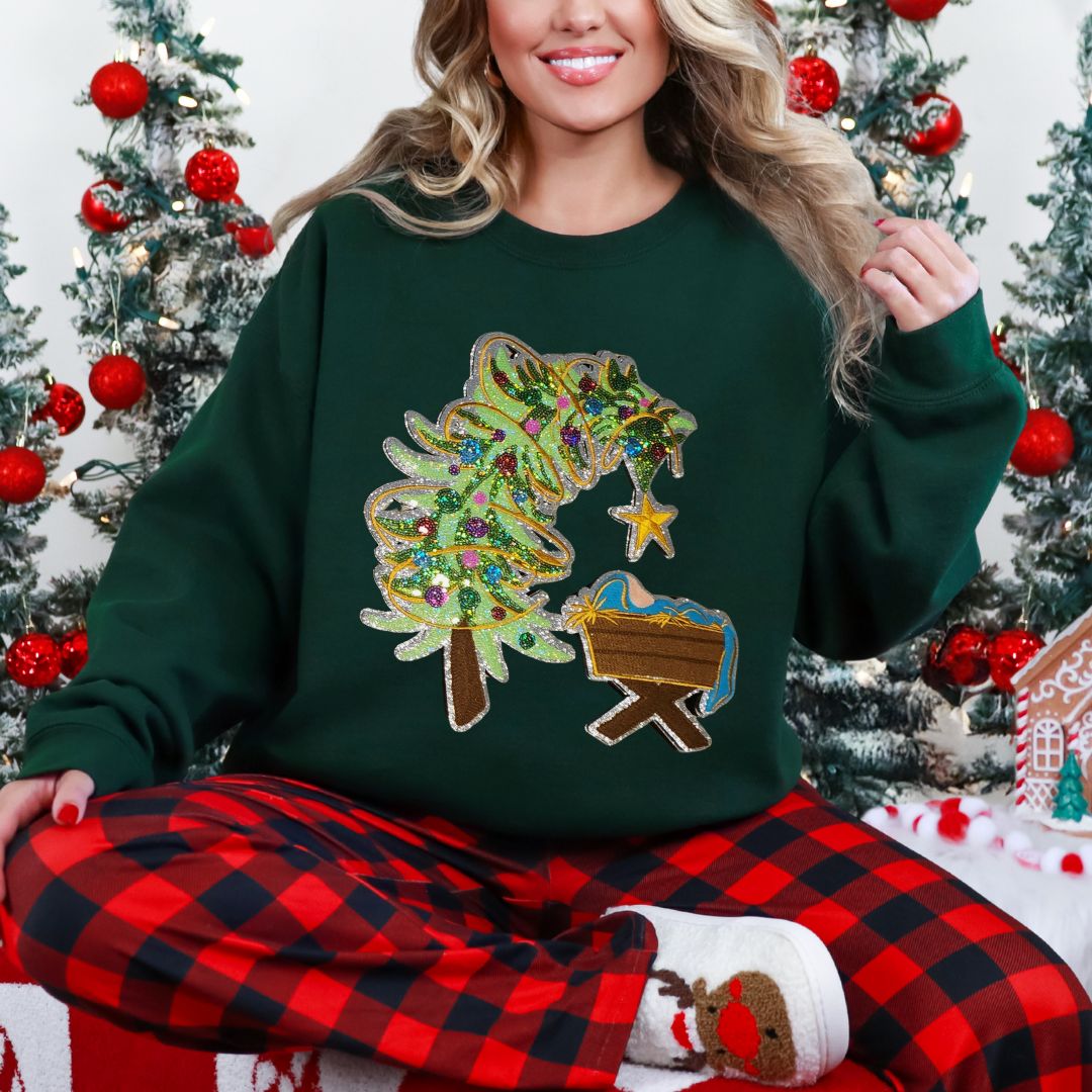 Nativity Chenille Patch Sweatshirt – Forest Green