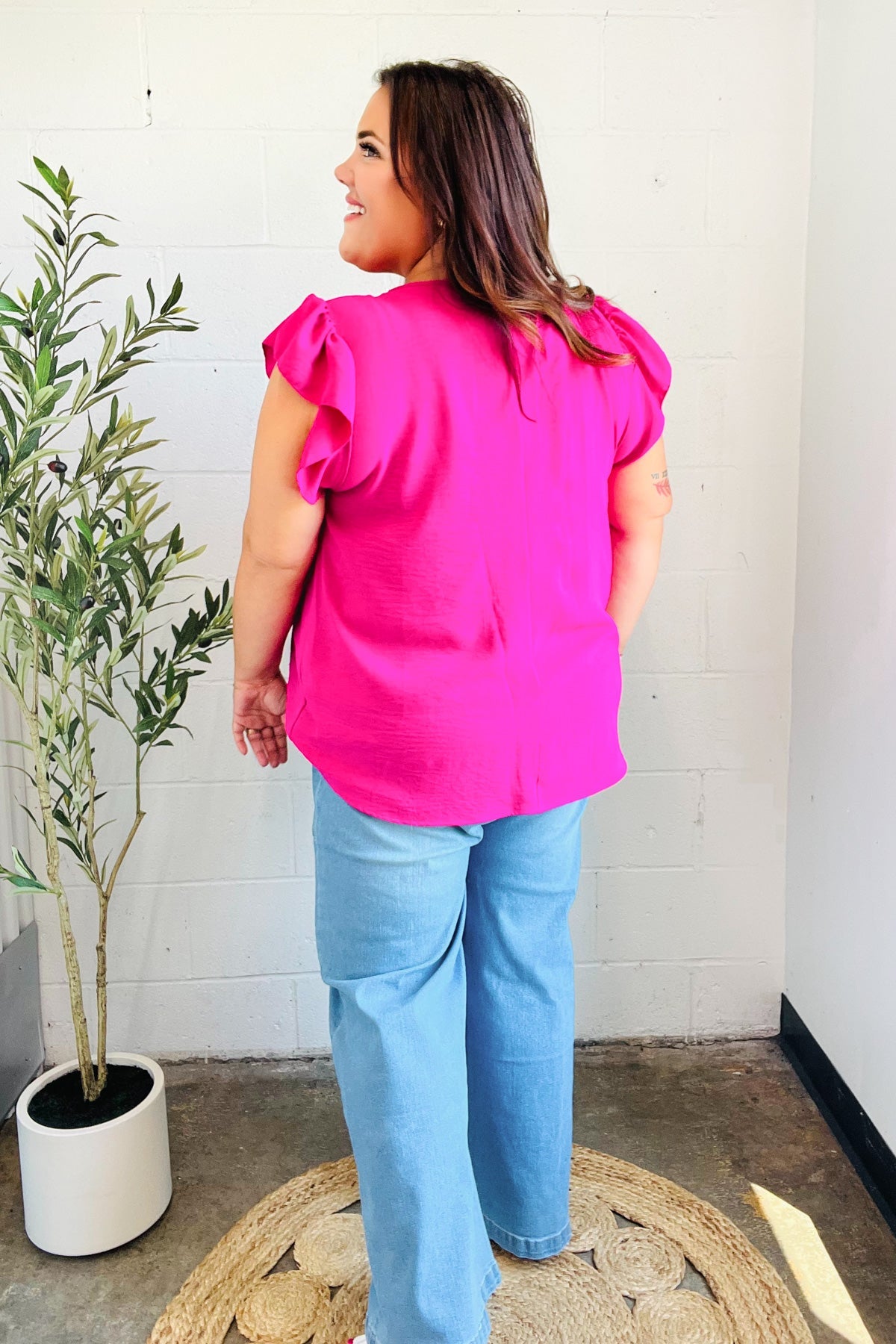 HAPTICS Fuchsia Banded V Neck Flutter Sleeve Top