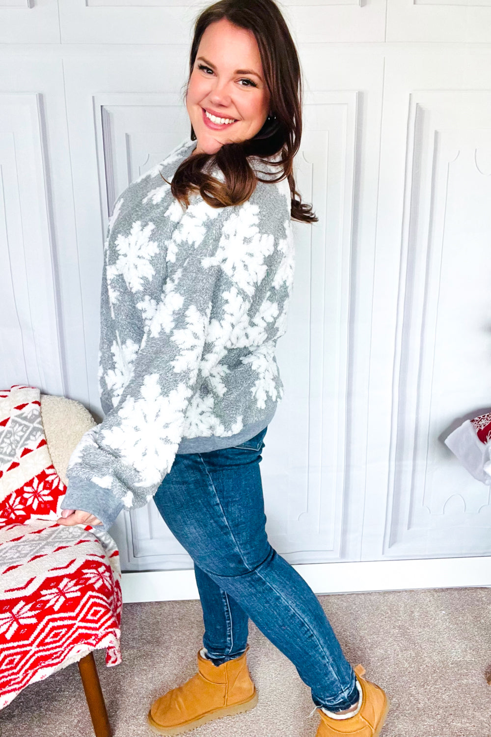 Haptics Silver Puffy Snowflake Sherpa Pullover