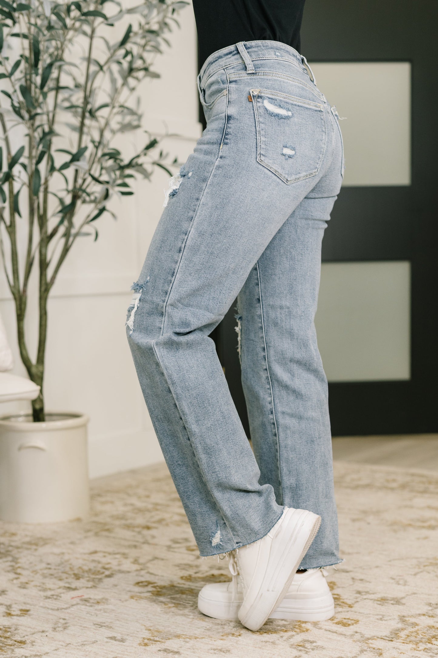 Jade Mid Rise 90’s Straight Jeans – Judy Blue